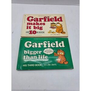 Vintage Garfield Comic Books Jim Davis 1st Edition Lot of 2 1981 1985 Paperback